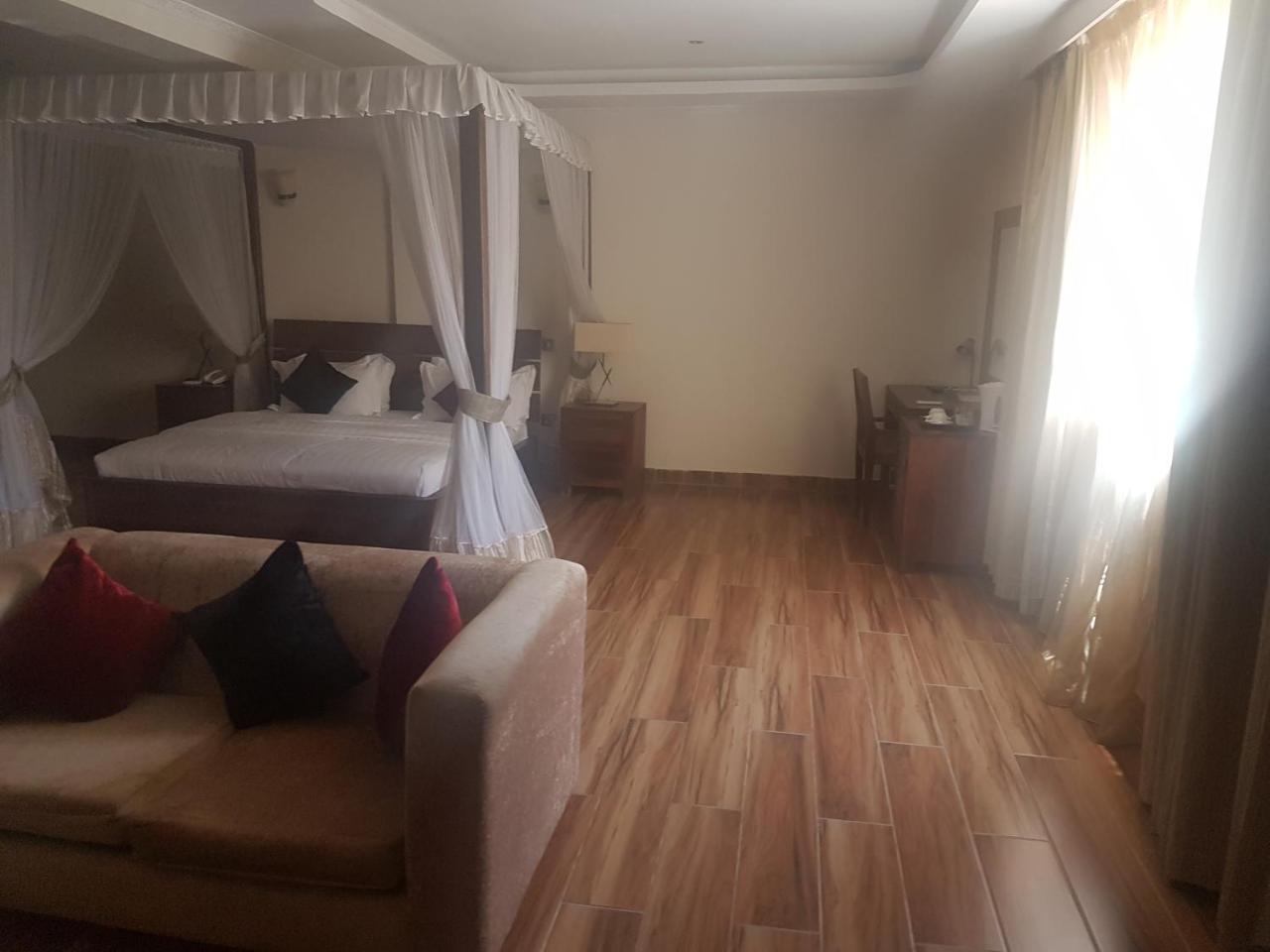 The Vic Hotel Кісуму Екстер'єр фото