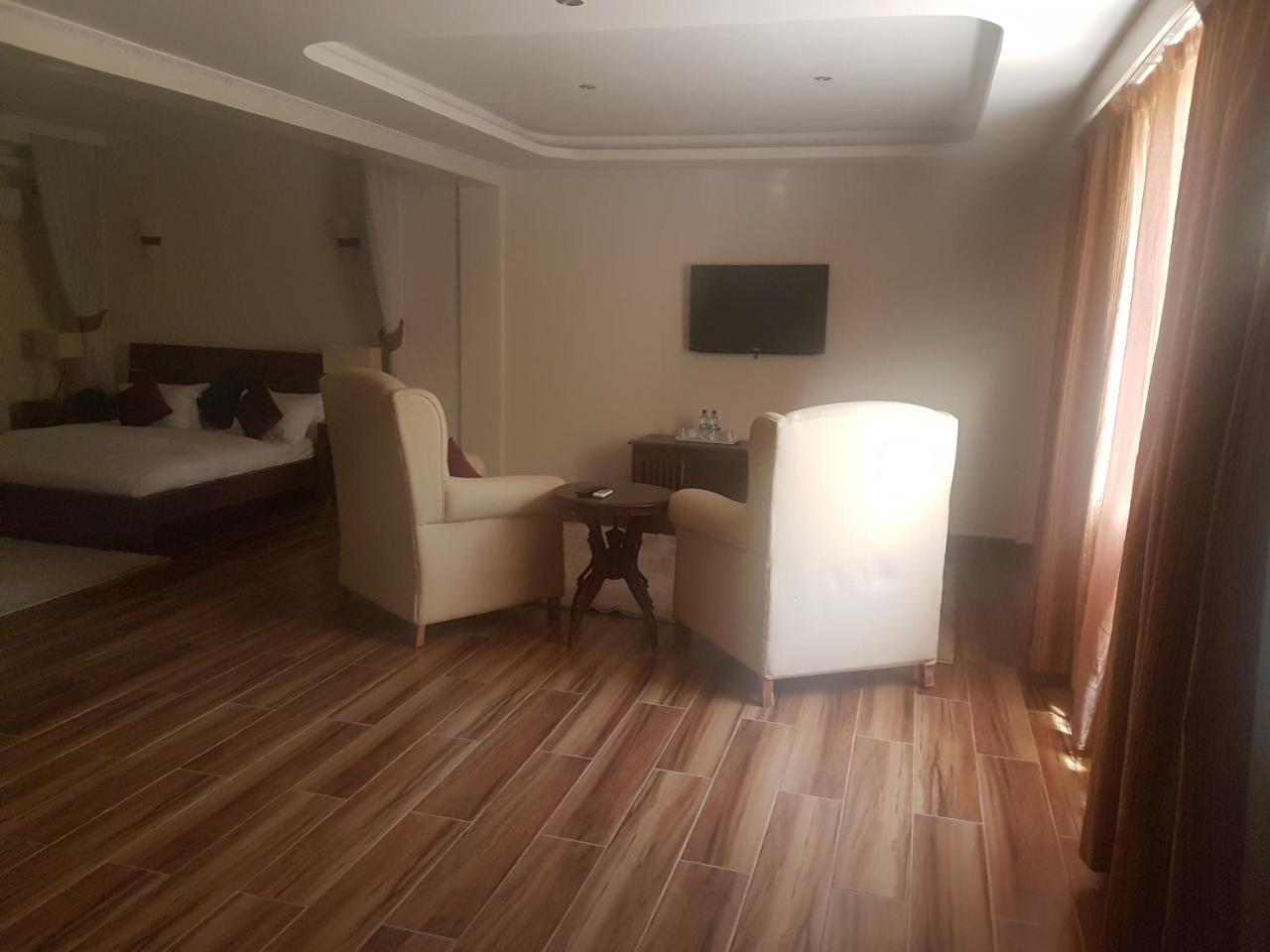 The Vic Hotel Кісуму Екстер'єр фото